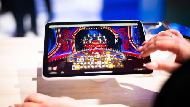 7. page 34 - dragon bonanza image.jpg